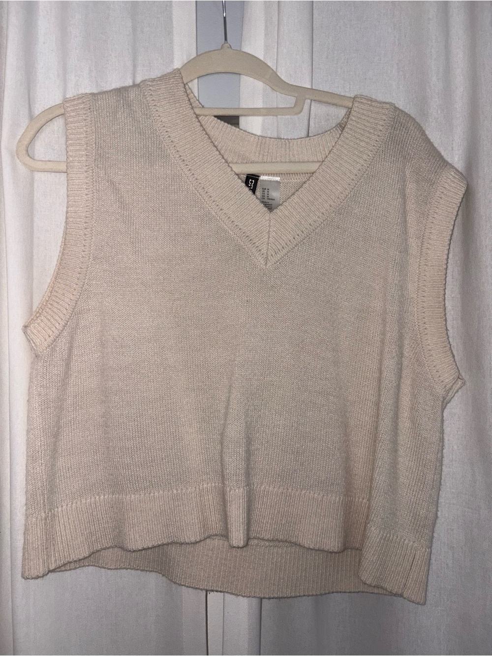 H&M Cream Sleeveless V-Neck Knit Sweater Vest
